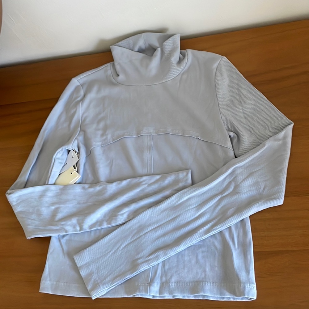 NWT WILFRED LUCIE TURTLENECK - pearl grey - Small